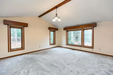 36 Boxwood Circle Milford NH 03055