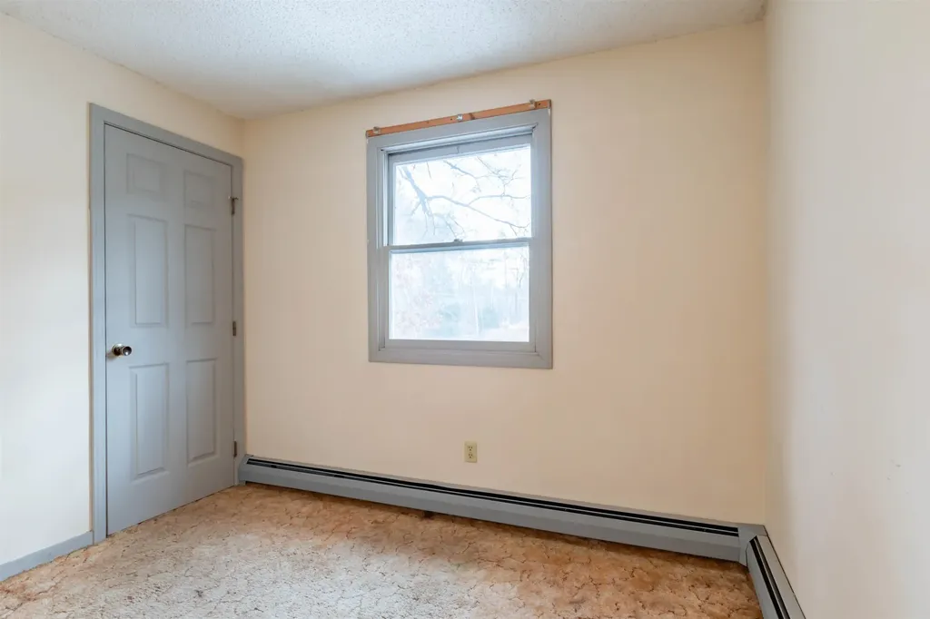 72 Pioneer Drive Nashua NH 03062