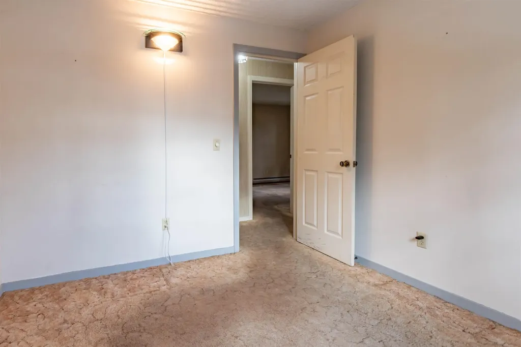 72 Pioneer Drive Nashua NH 03062