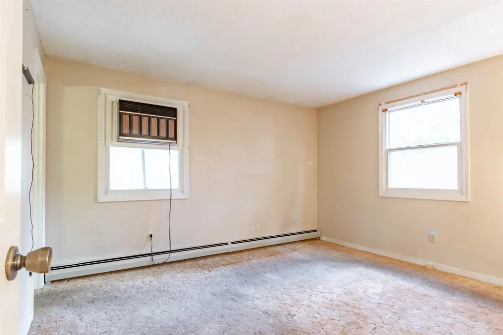 72 Pioneer Drive Nashua NH 03062