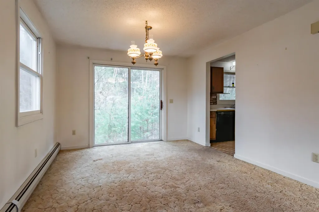 72 Pioneer Drive Nashua NH 03062