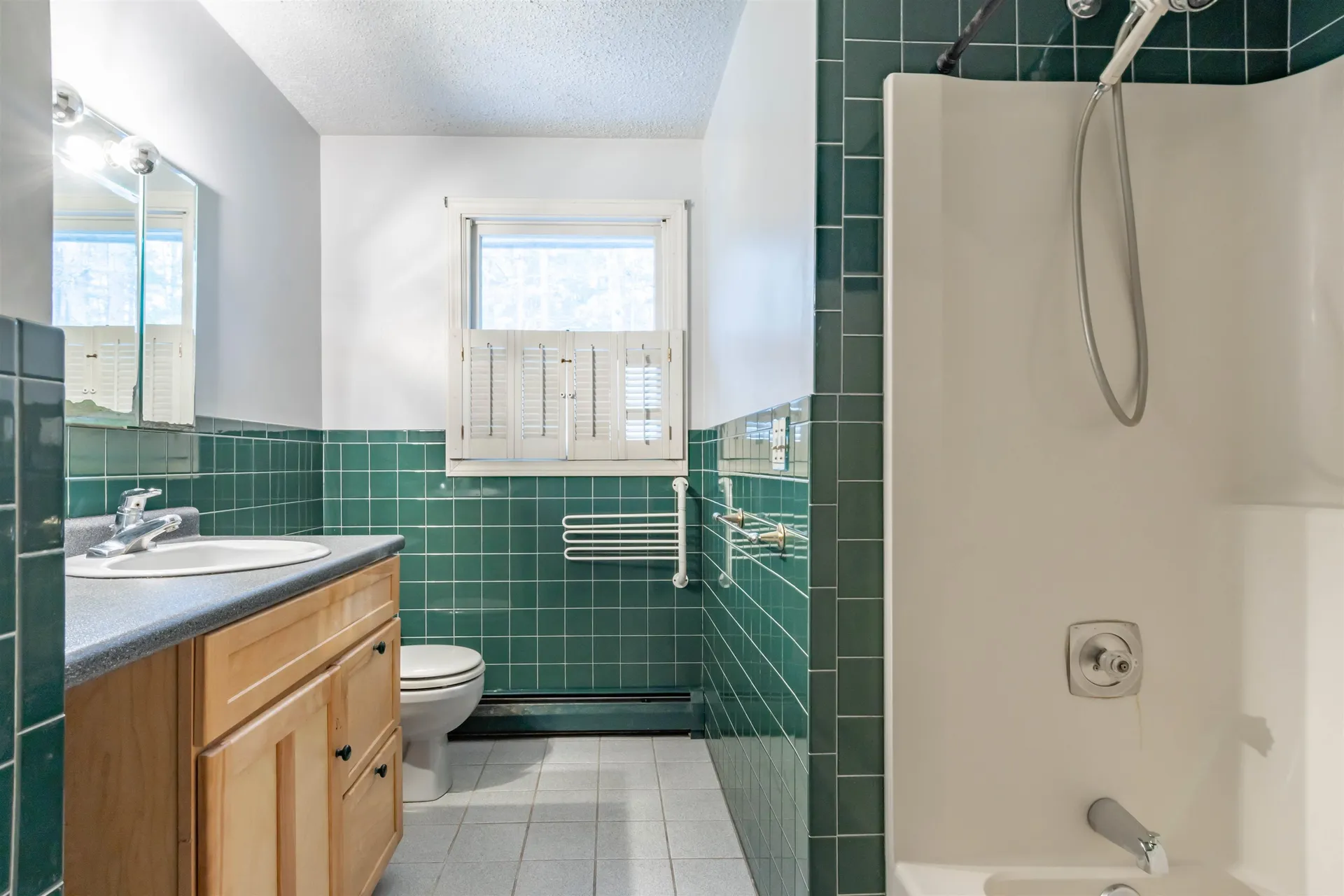 72 Pioneer Drive Nashua NH 03062