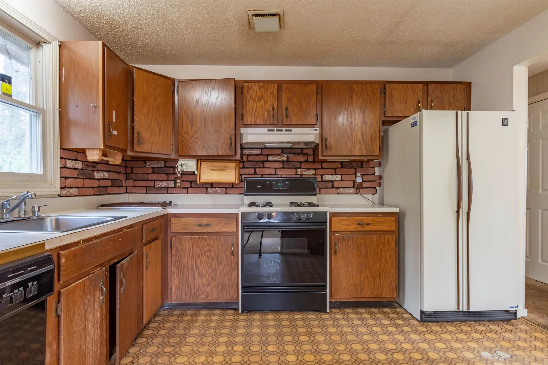 72 Pioneer Drive Nashua NH 03062