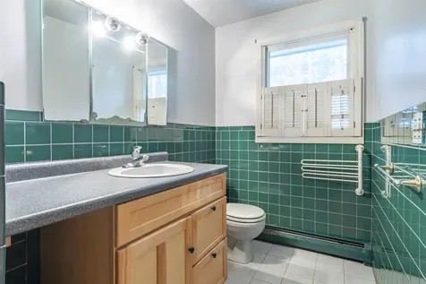 72 Pioneer Drive Nashua NH 03062