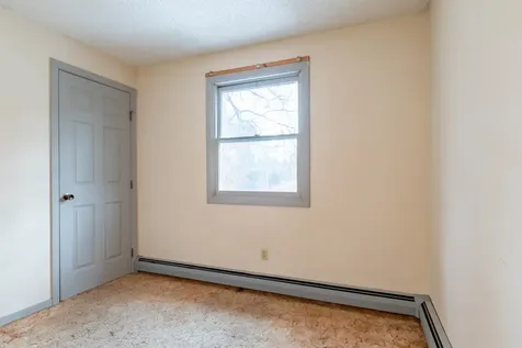 72 Pioneer Drive Nashua NH 03062