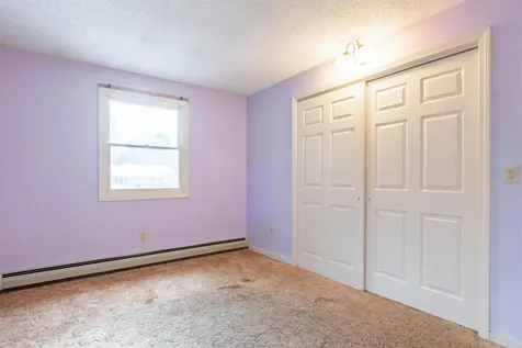 72 Pioneer Drive Nashua NH 03062