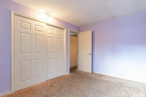 72 Pioneer Drive Nashua NH 03062