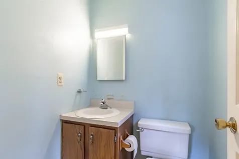 72 Pioneer Drive Nashua NH 03062