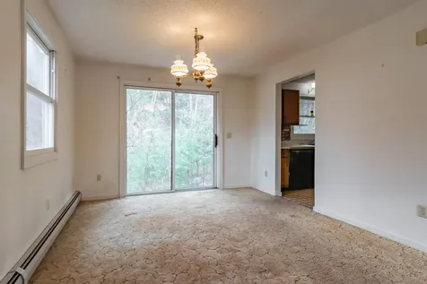 72 Pioneer Drive Nashua NH 03062