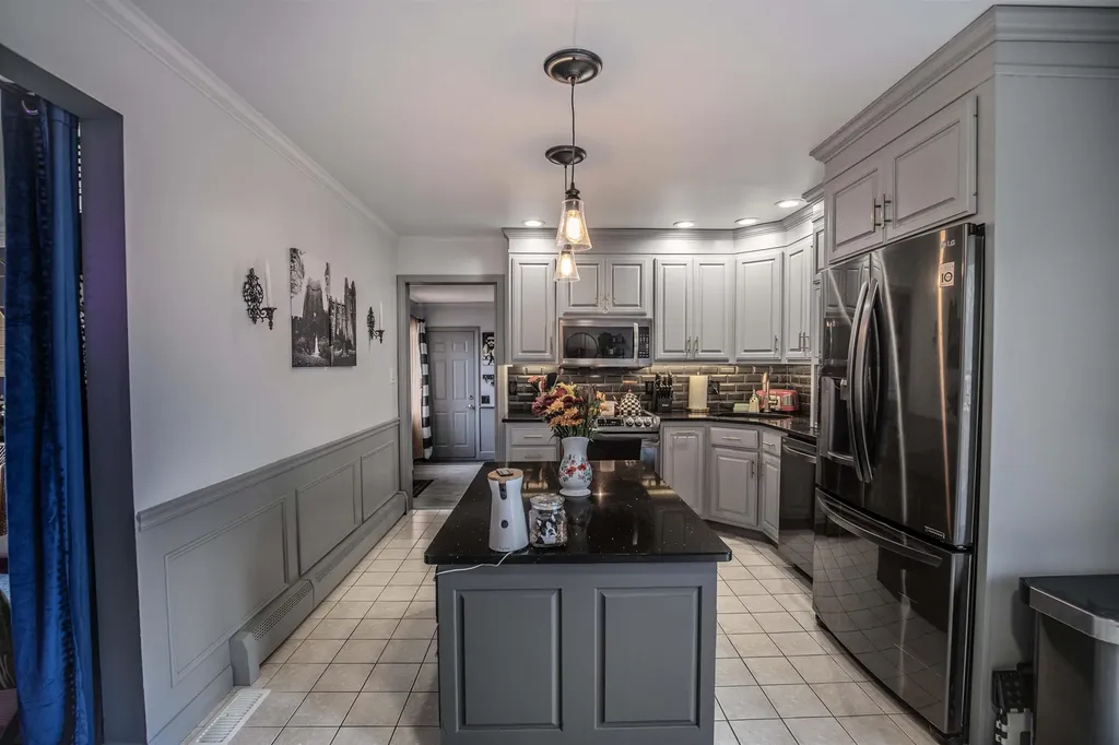 94 Hillhaven Road Manchester NH 03104