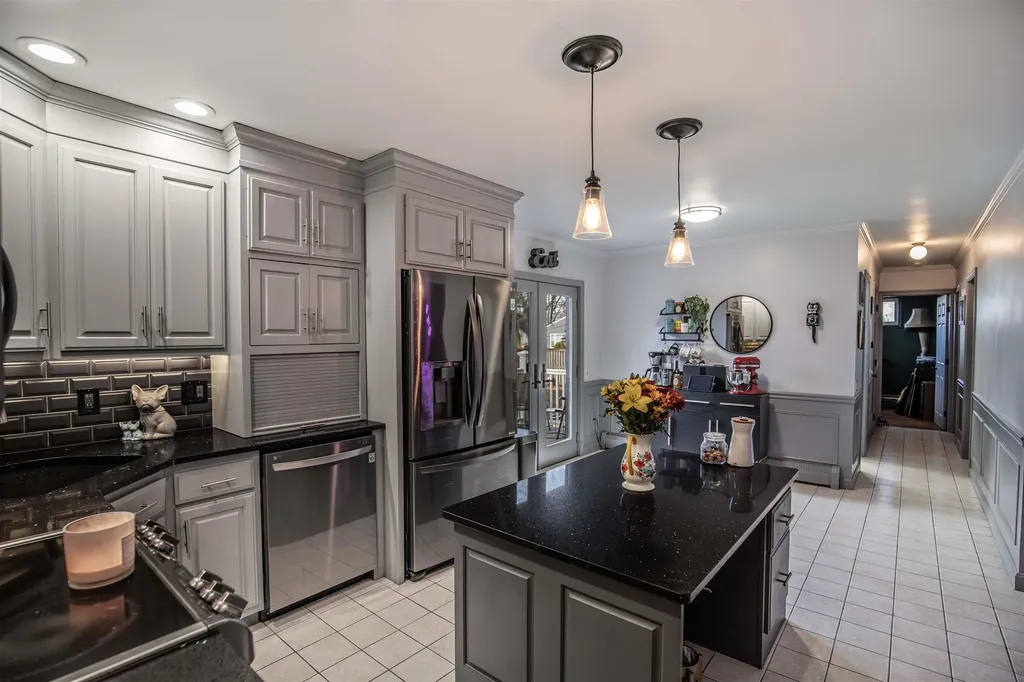 94 Hillhaven Road Manchester NH 03104