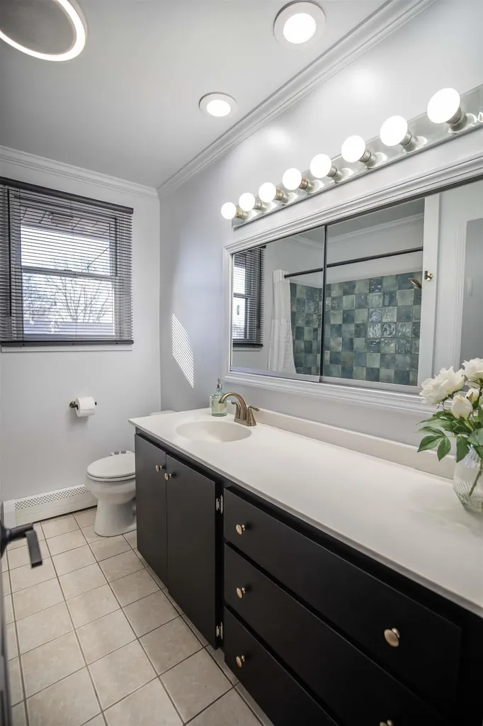 94 Hillhaven Road Manchester NH 03104