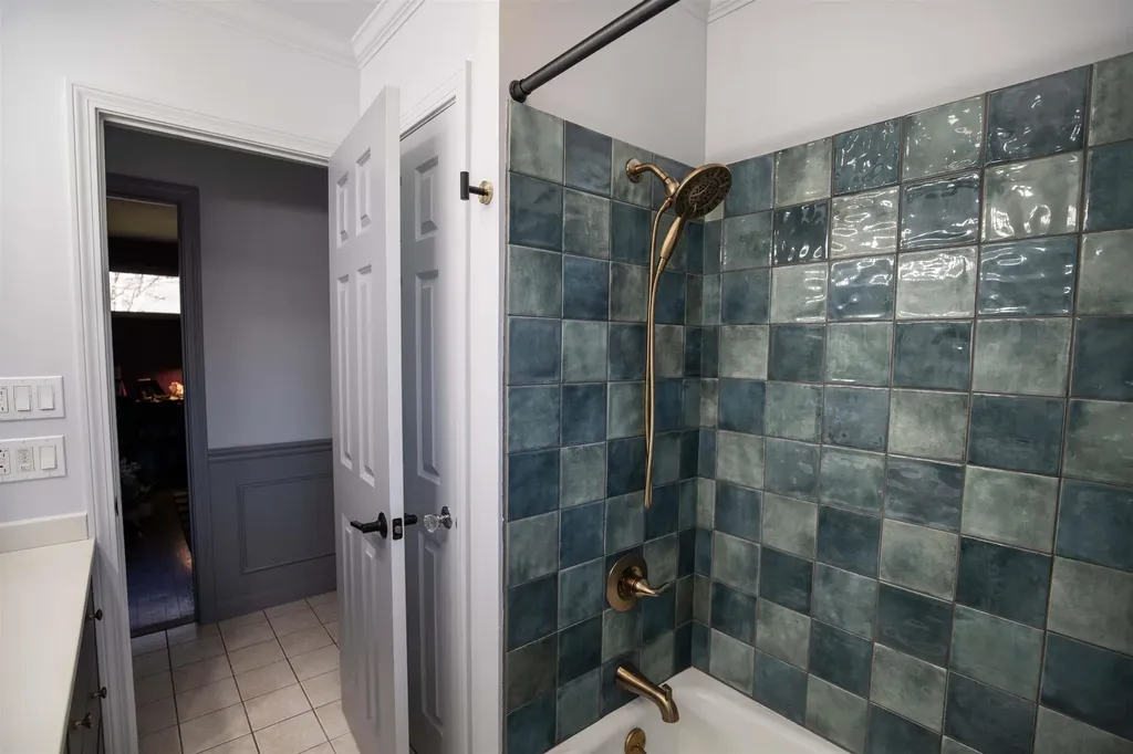 94 Hillhaven Road Manchester NH 03104