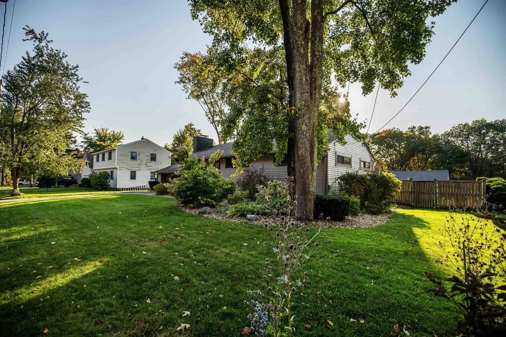 94 Hillhaven Road Manchester NH 03104