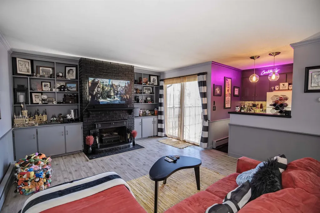 94 Hillhaven Road Manchester NH 03104