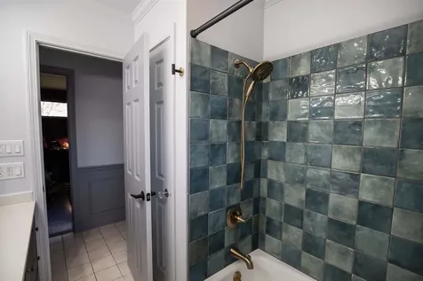 94 Hillhaven Road Manchester NH 03104