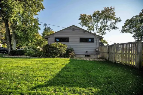 94 Hillhaven Road Manchester NH 03104