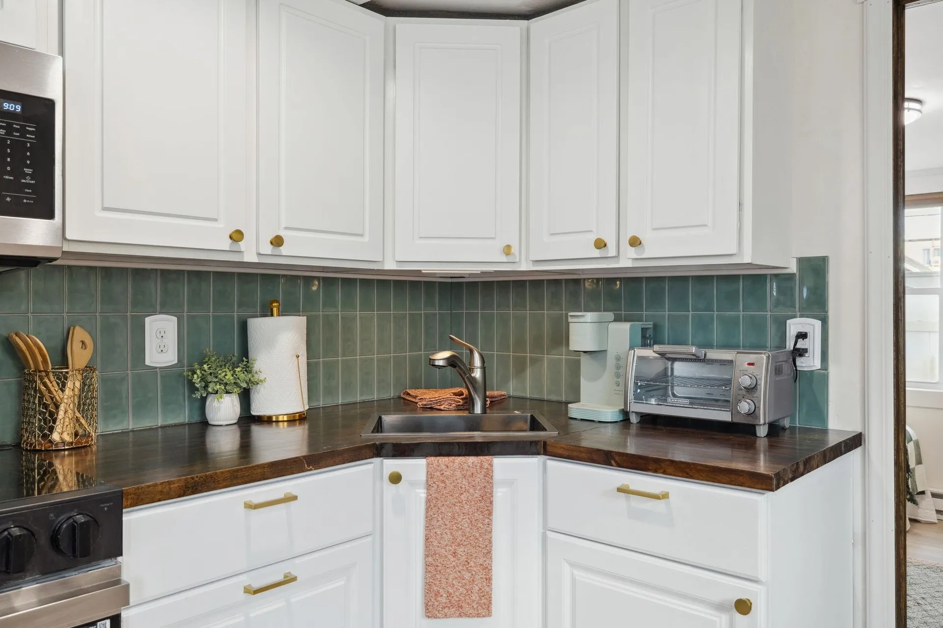 4 Keefe Avenue Hampton NH 03842