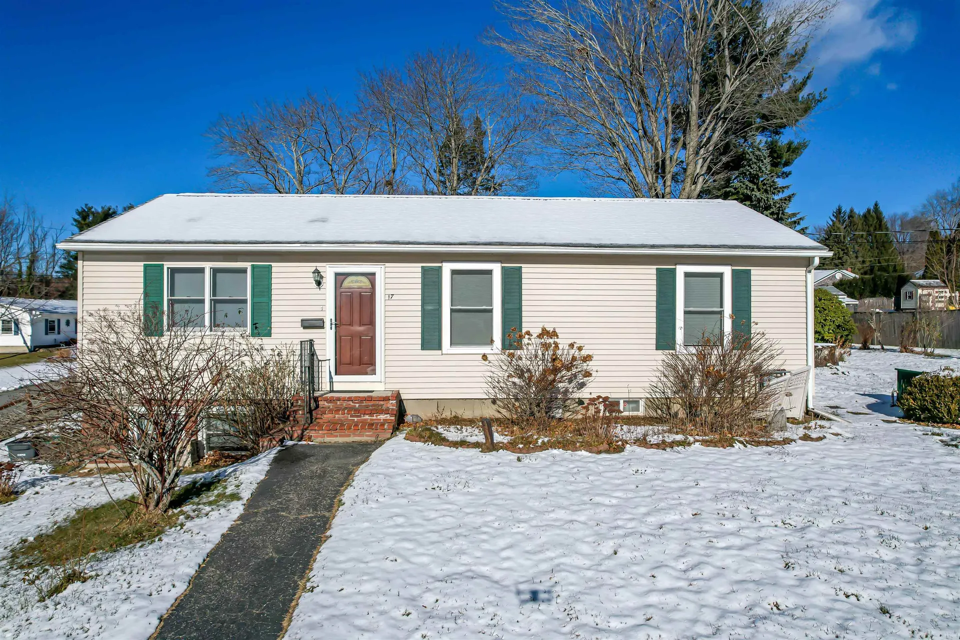 17 Fairview Avenue Pembroke NH 03275