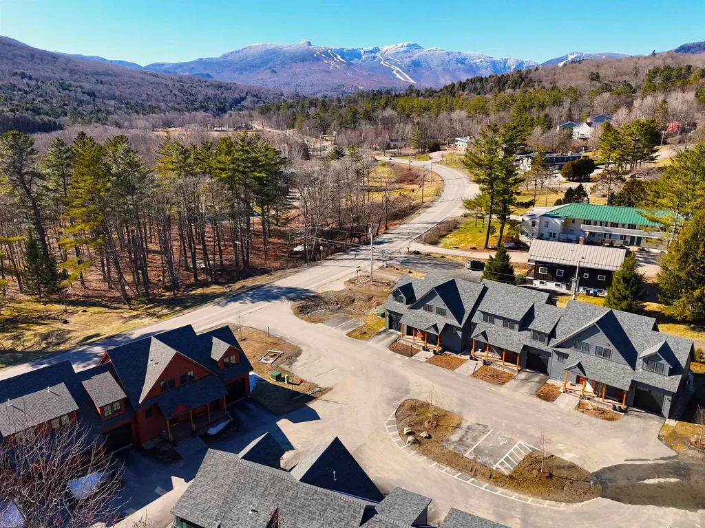 60-C Landing Circle Stowe VT 05672