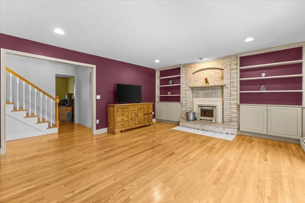 18 Lida Drive Essex VT 05452