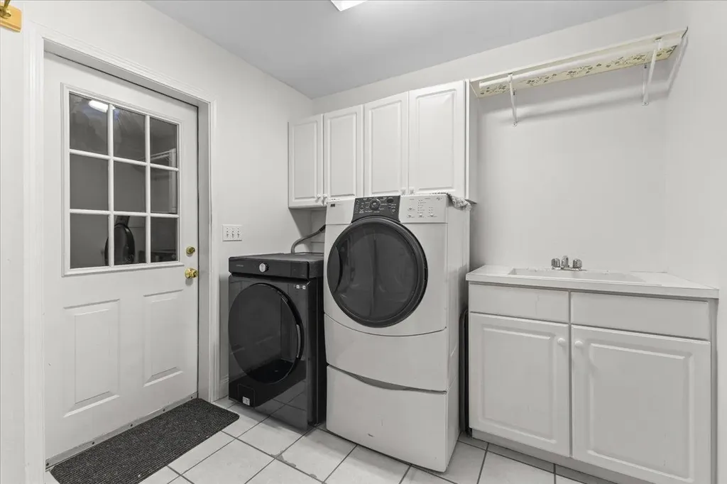 18 Lida Drive Essex VT 05452