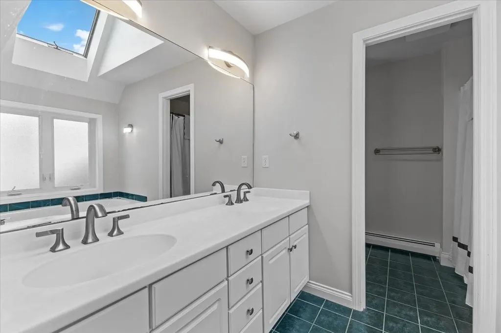 18 Lida Drive Essex VT 05452