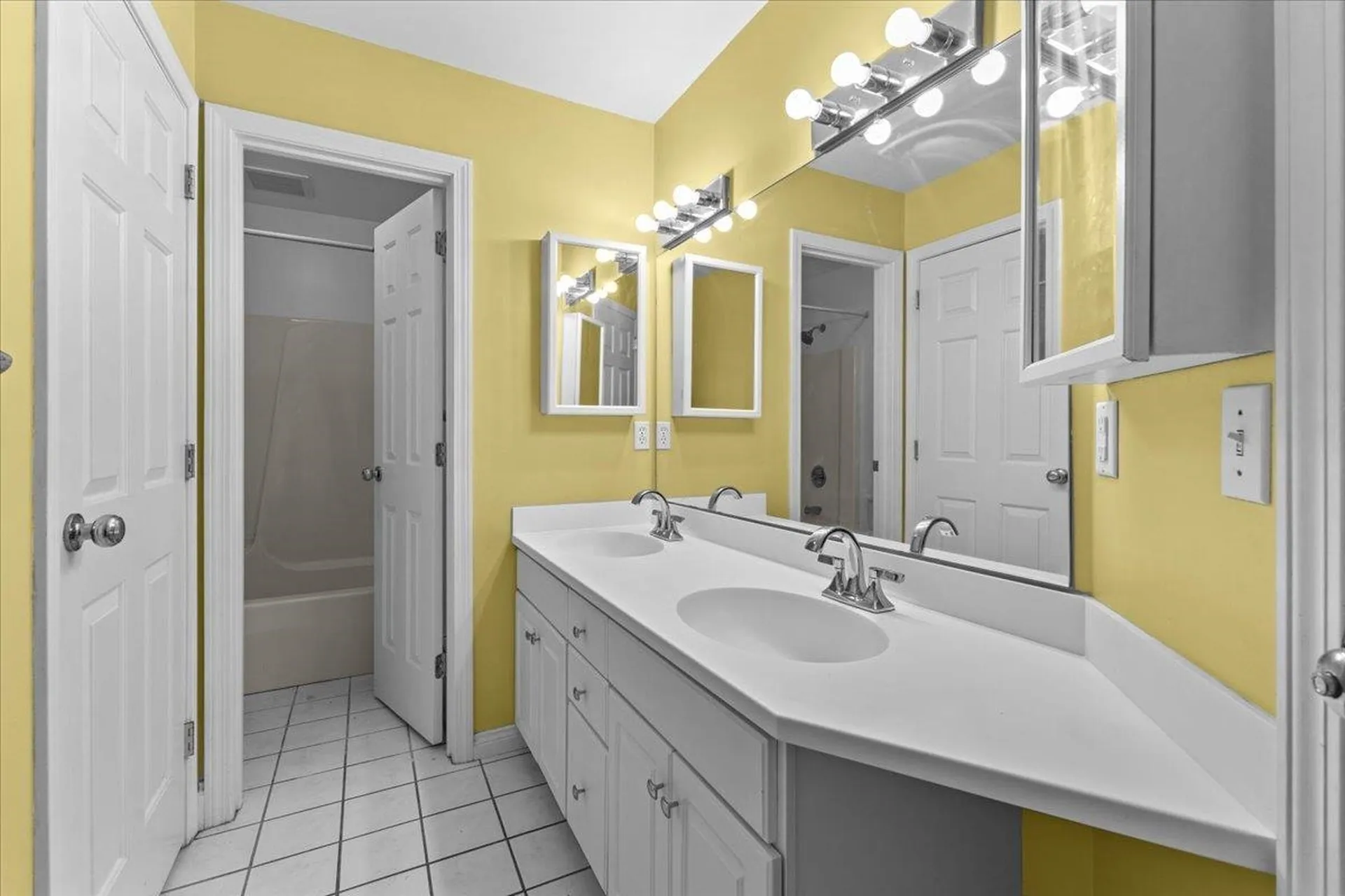 18 Lida Drive Essex VT 05452