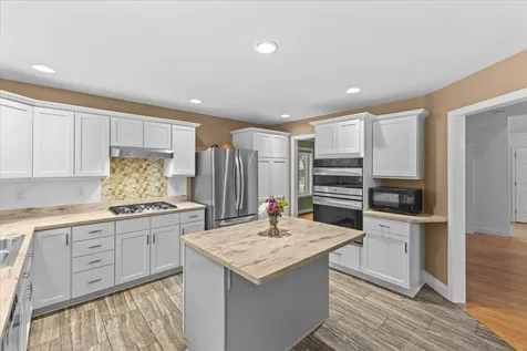 18 Lida Drive Essex VT 05452