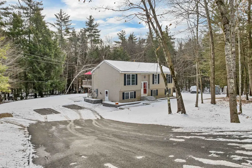 77 Cross Road Strafford NH 03884