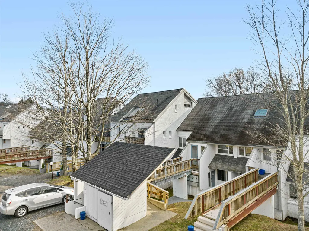 25 Lower Phase Road Warren VT 05674