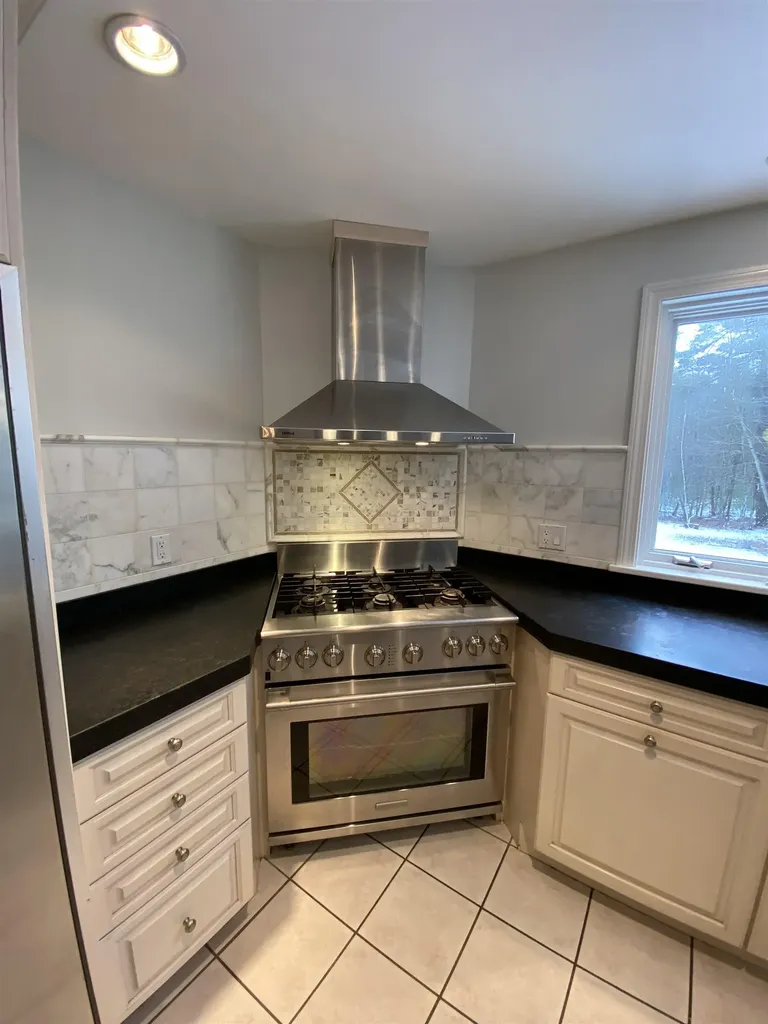 9 Springfield Circle Merrimack NH 03054