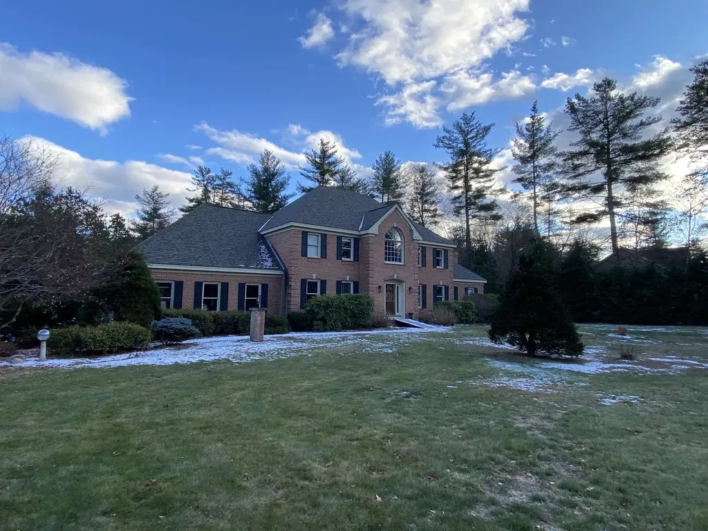 9 Springfield Circle Merrimack NH 03054