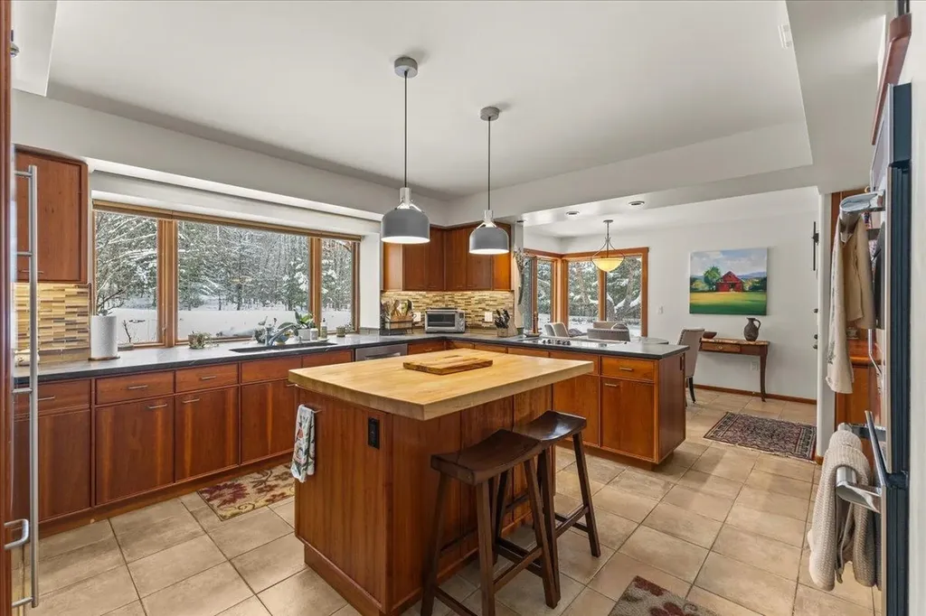 155 Owls Head Spur Stowe VT 05672