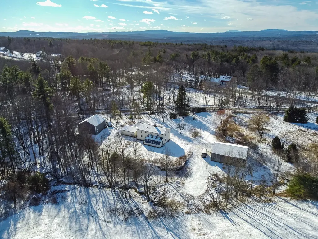 1010 Black Brook Road Dunbarton NH 03046-4419