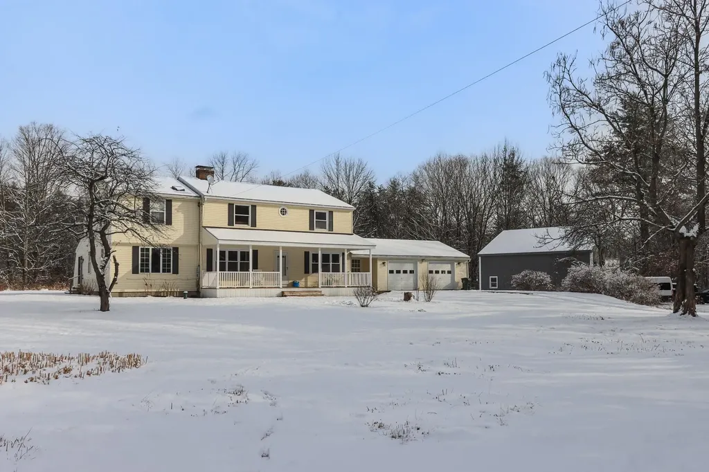 1010 Black Brook Road Dunbarton NH 03046-4419