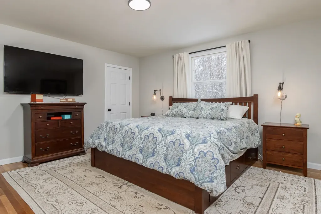 1010 Black Brook Road Dunbarton NH 03046-4419