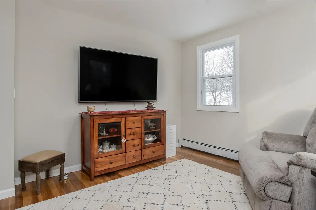 1010 Black Brook Road Dunbarton NH 03046-4419