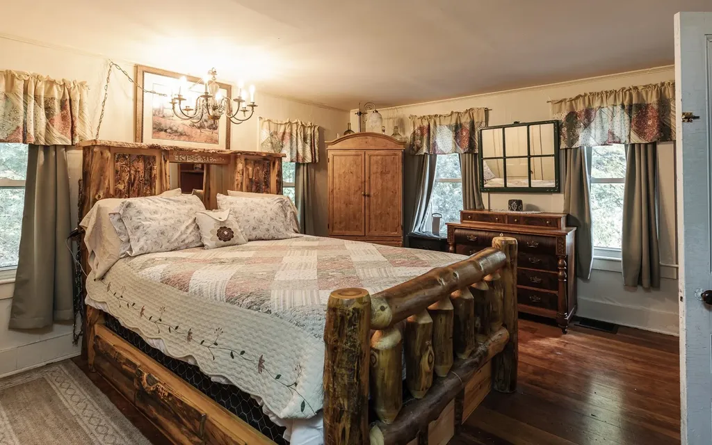 119 Main Street Walpole NH 03608