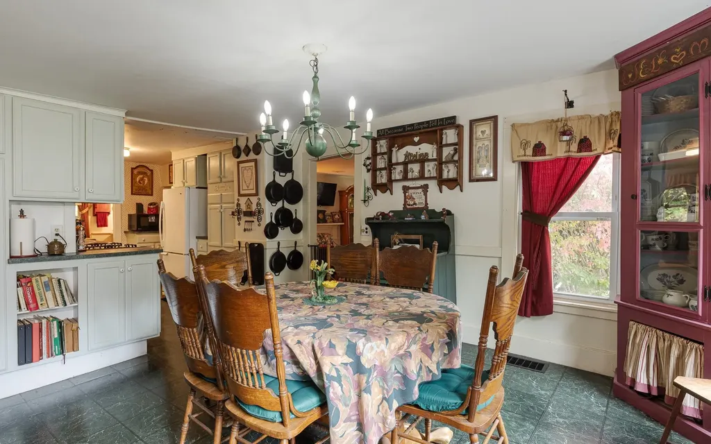 119 Main Street Walpole NH 03608