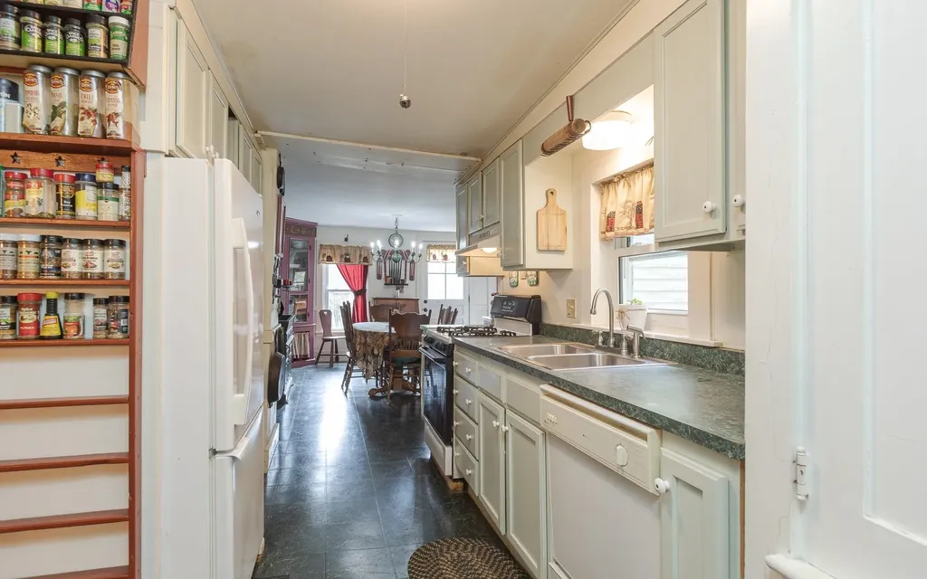 119 Main Street Walpole NH 03608