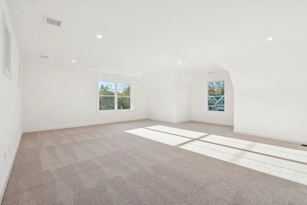 8 Washburn Farm Lane Kittery ME 03905