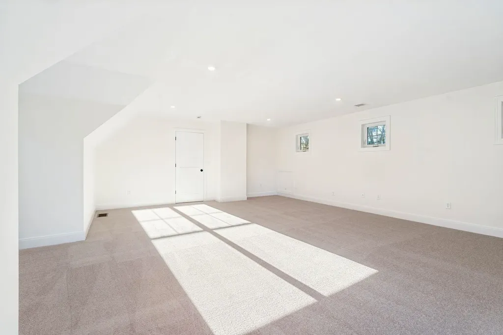 8 Washburn Farm Lane Kittery ME 03905