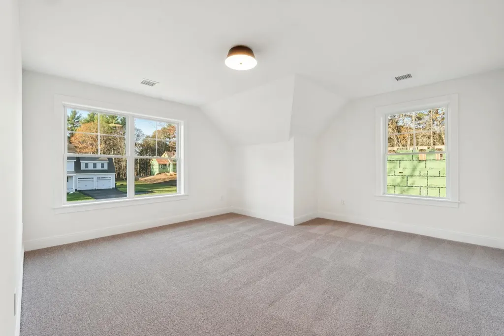 8 Washburn Farm Lane Kittery ME 03905