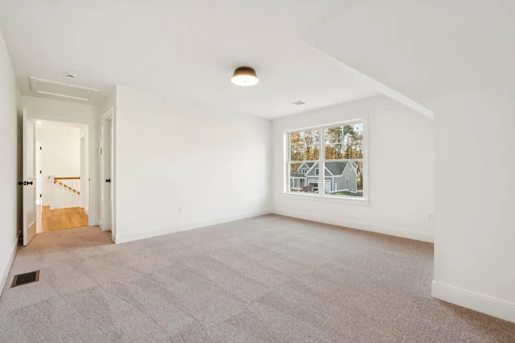 8 Washburn Farm Lane Kittery ME 03905