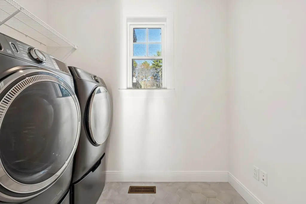 8 Washburn Farm Lane Kittery ME 03905