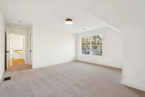 8 Washburn Farm Lane Kittery ME 03905