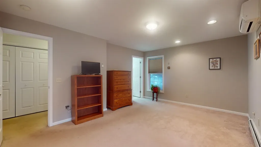 12 Goldenrod Lane Concord NH 03301