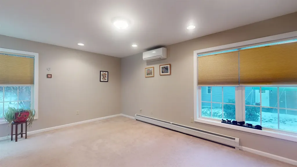 12 Goldenrod Lane Concord NH 03301