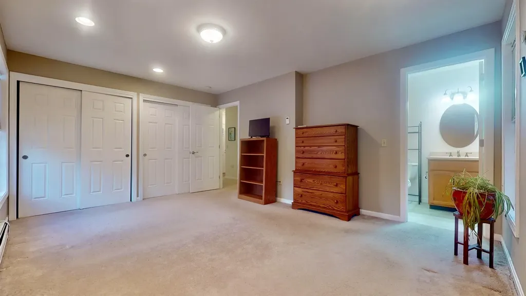 12 Goldenrod Lane Concord NH 03301